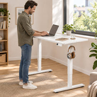 Bureau assis-debout électrique en utilisation